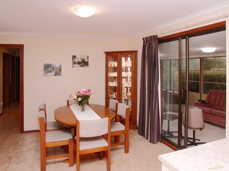 4 Paragon Avenue, Aberfoyle Park SA 5159