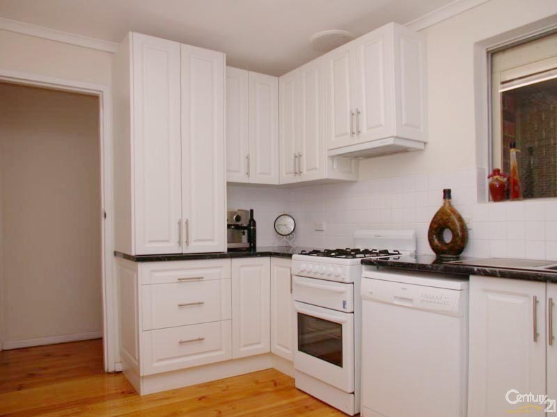 9 Mandalay Drive, Happy Valley SA 5159