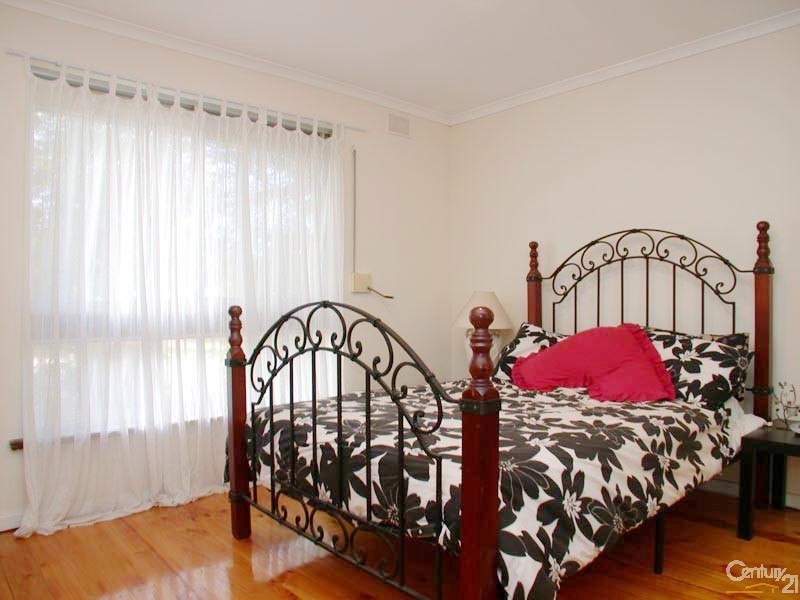 9 Mandalay Drive, Happy Valley SA 5159