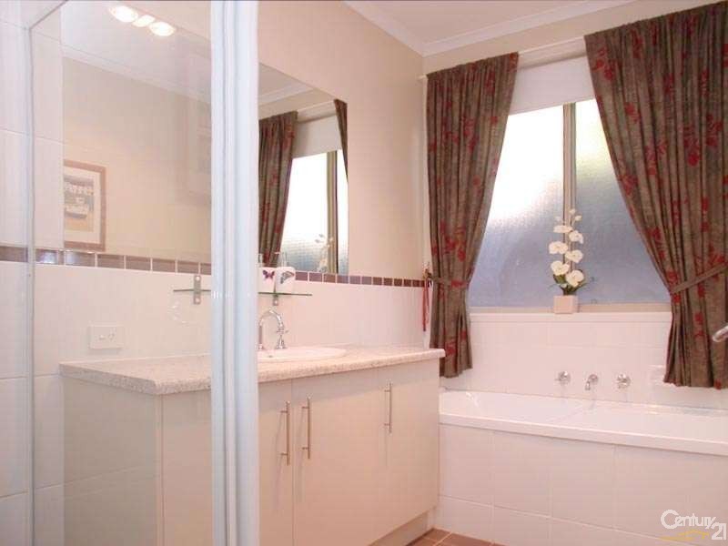 105 Grand Boulevard, Seaford Rise SA 5169