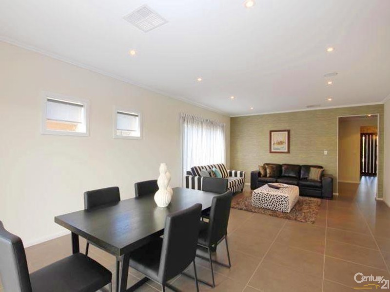 15 Crompton Drive, Woodville SA 5011