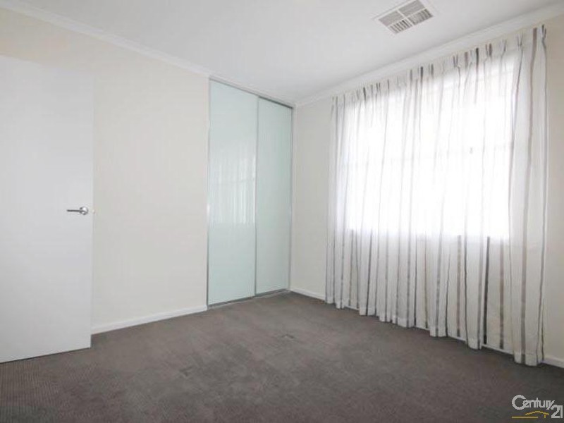 15 Crompton Drive, Woodville SA 5011