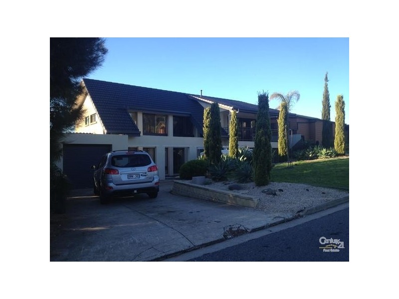24  Minnipa Drive, Hallett Cove SA 5158