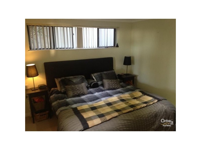 24  Minnipa Drive, Hallett Cove SA 5158