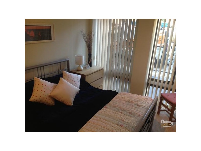 24  Minnipa Drive, Hallett Cove SA 5158