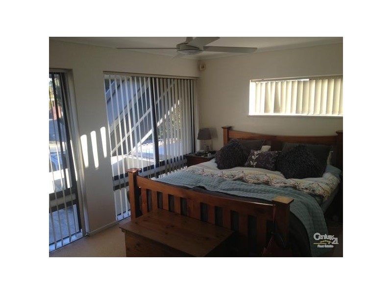 24  Minnipa Drive, Hallett Cove SA 5158