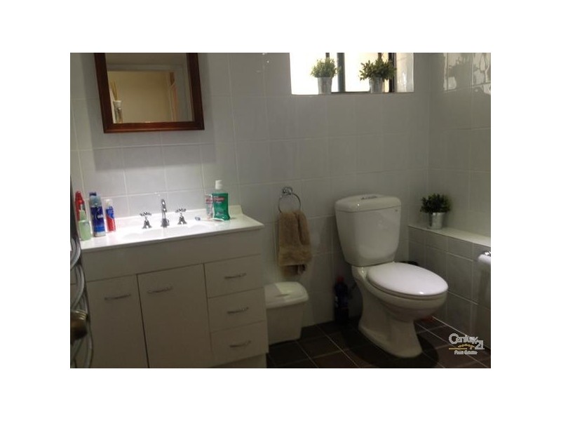 24  Minnipa Drive, Hallett Cove SA 5158