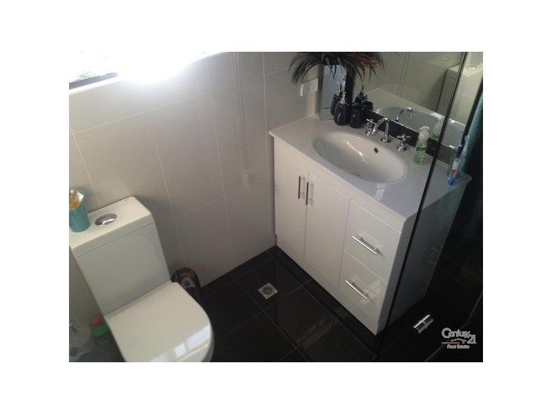 24  Minnipa Drive, Hallett Cove SA 5158