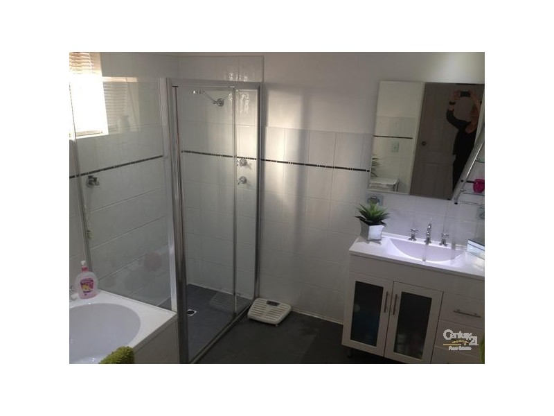 24  Minnipa Drive, Hallett Cove SA 5158