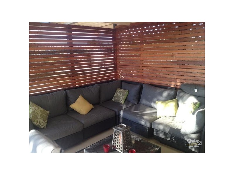 24  Minnipa Drive, Hallett Cove SA 5158