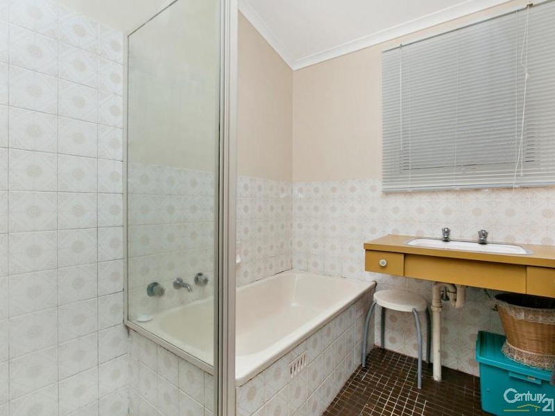 36 Calomba Crescent, Happy Valley SA 5159
