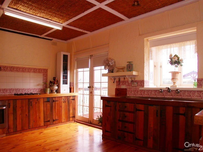 9 Neville Street, Christies Beach SA 5165