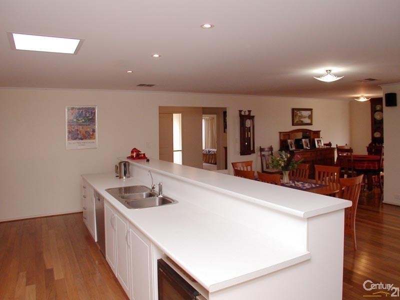 9A Neville Avenue, Christies Beach SA 5165