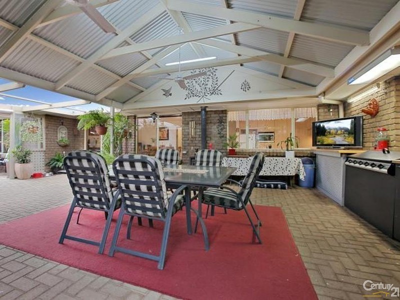 19 Buccaneer Drive, Seaford Rise SA 5169