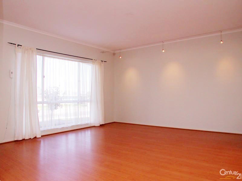 71 Warburton Drive, Woodcroft SA 5162