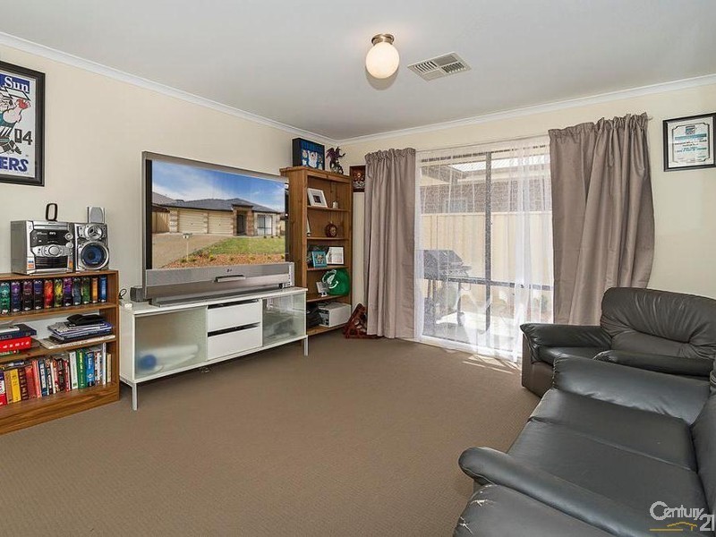 8 Pinkgum Avenue, Aldinga Beach SA 5173