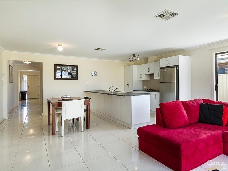 8 Pinkgum Avenue, Aldinga Beach SA 5173