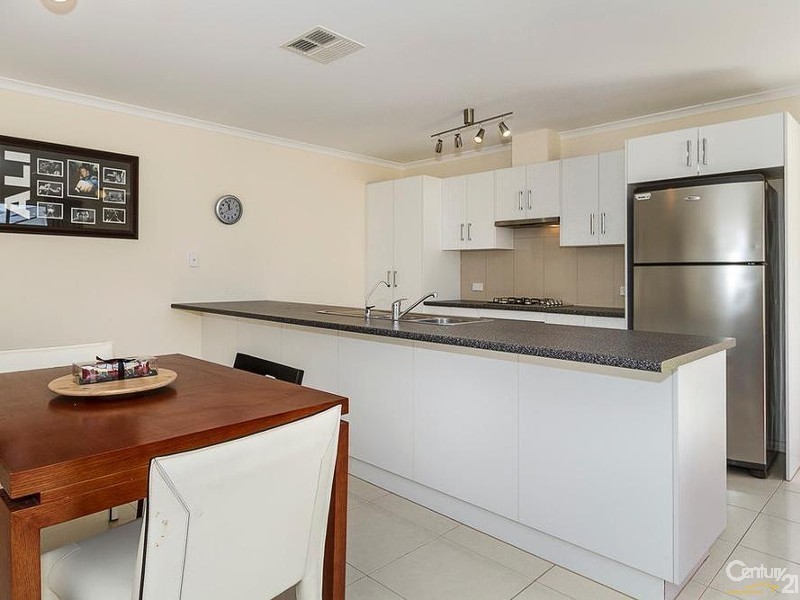 8 Pinkgum Avenue, Aldinga Beach SA 5173