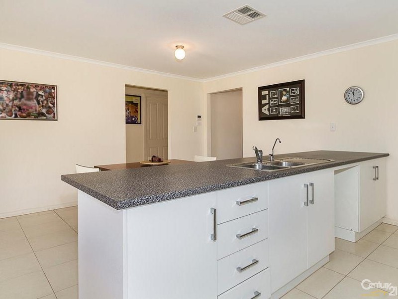 8 Pinkgum Avenue, Aldinga Beach SA 5173