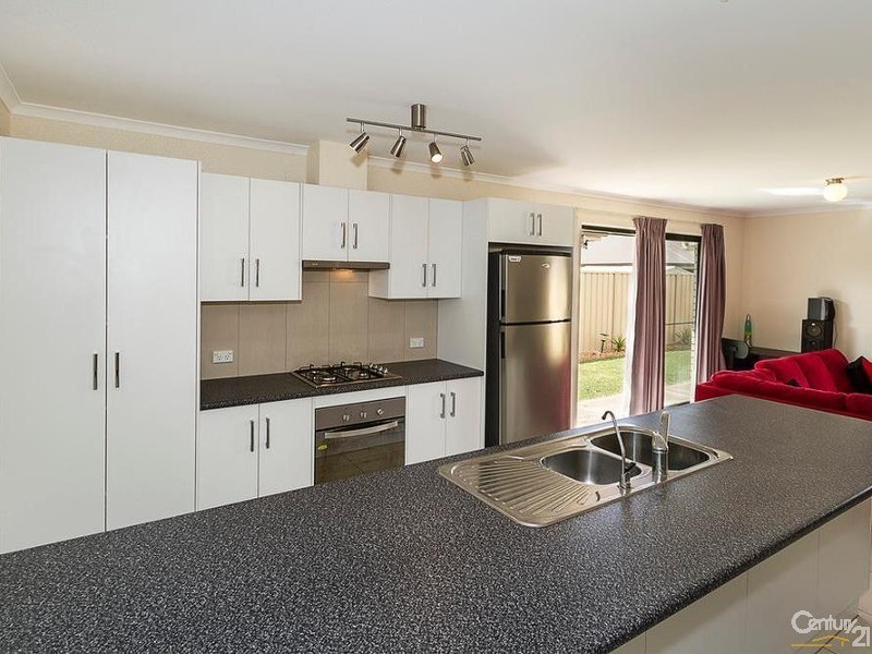 8 Pinkgum Avenue, Aldinga Beach SA 5173