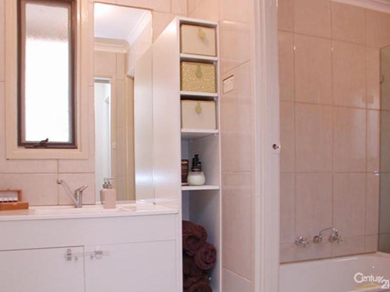 21 Plumtree Crescent, Huntfield Heights SA 5163