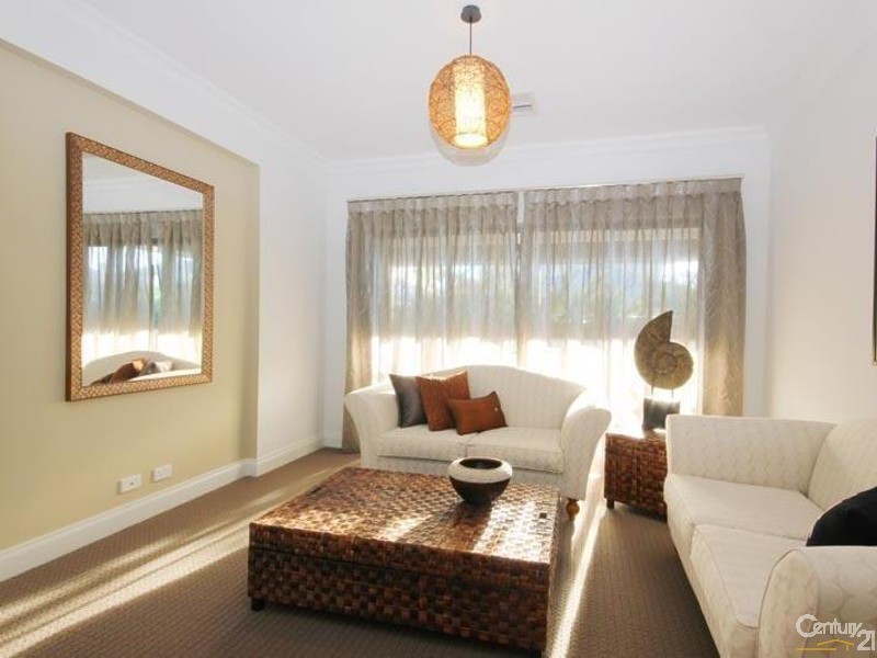 17 Crompton Drive, Woodville SA 5011