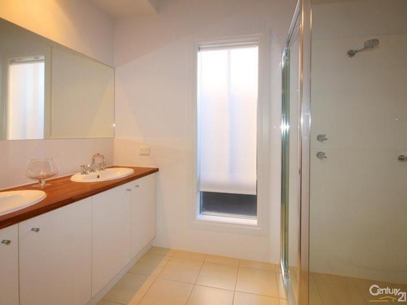 17 Crompton Drive, Woodville SA 5011