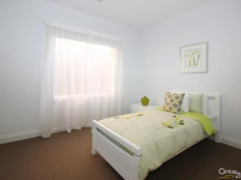 17 Crompton Drive, Woodville SA 5011