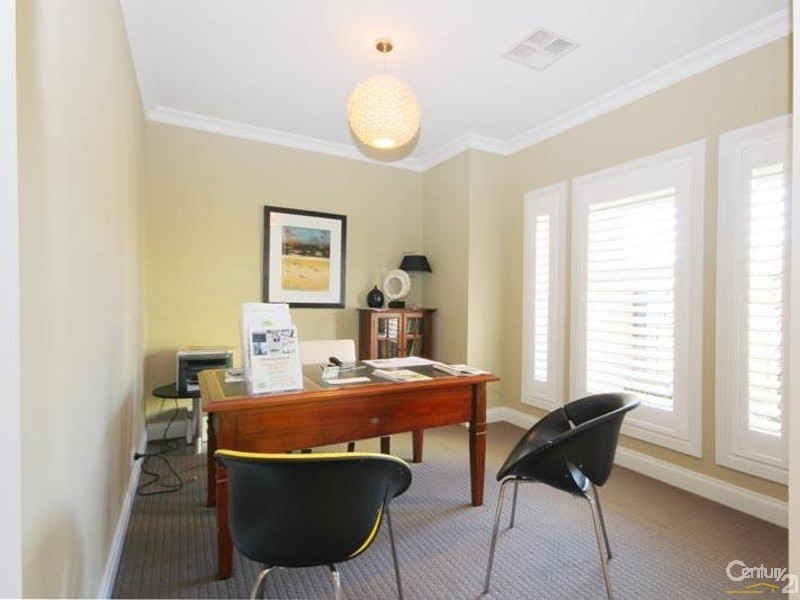 17 Crompton Drive, Woodville SA 5011