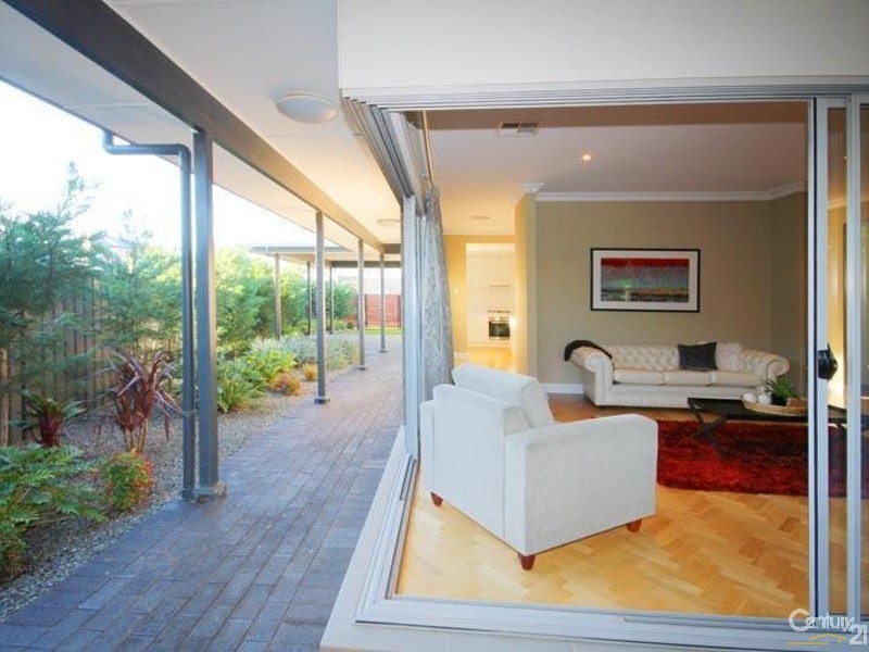 17 Crompton Drive, Woodville SA 5011