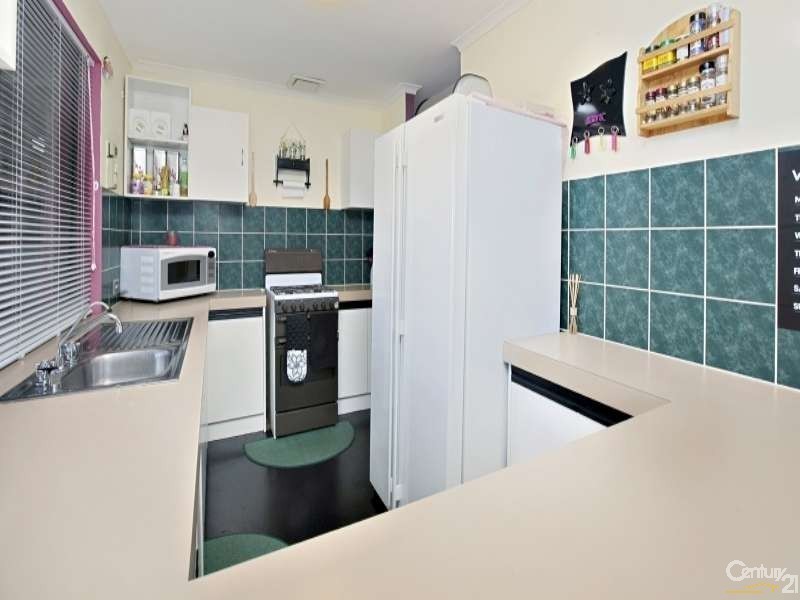 18 Valleyview Crescent, Hackham West SA 5163