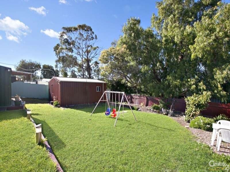 18 Valleyview Crescent, Hackham West SA 5163