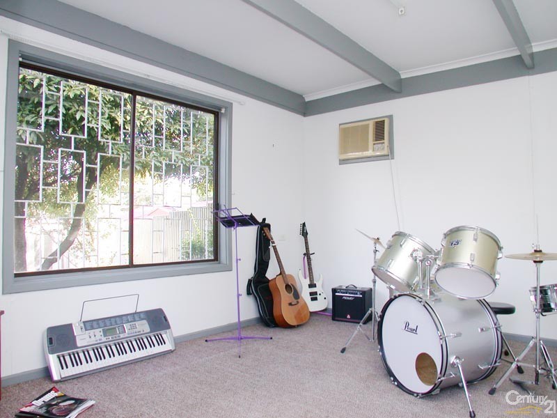 17 Riordan Street, Morphett Vale SA 5162