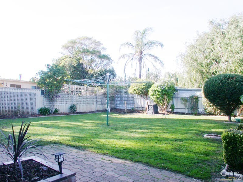 17 Riordan Street, Morphett Vale SA 5162