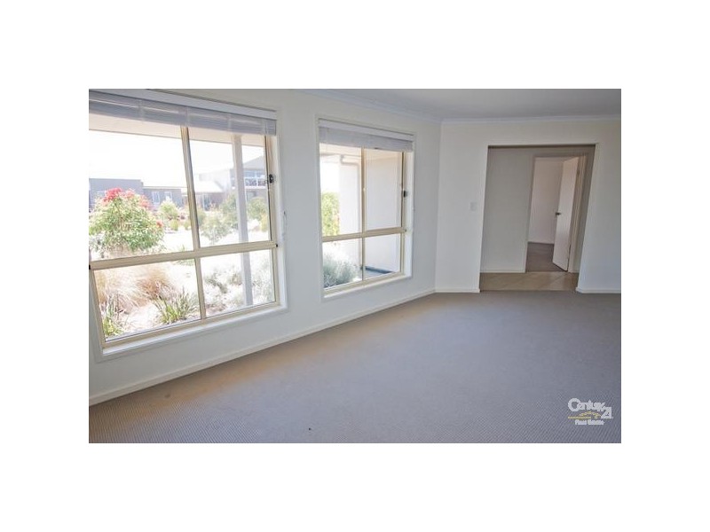 8 Kaurna Avenue, Aldinga Beach SA 5173