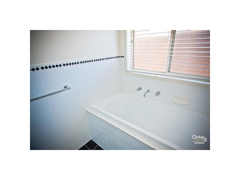 8 Kaurna Avenue, Aldinga Beach SA 5173