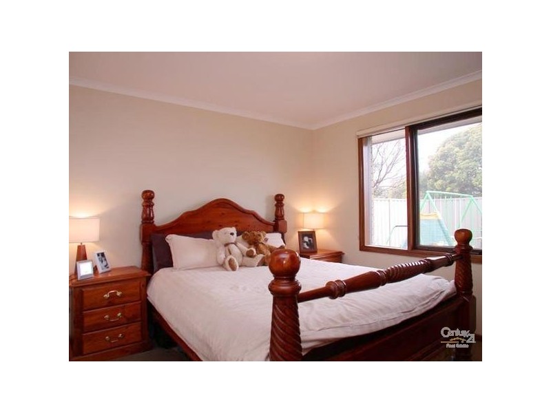 21 Plum Tree Cres, Huntfield Heights SA 5163