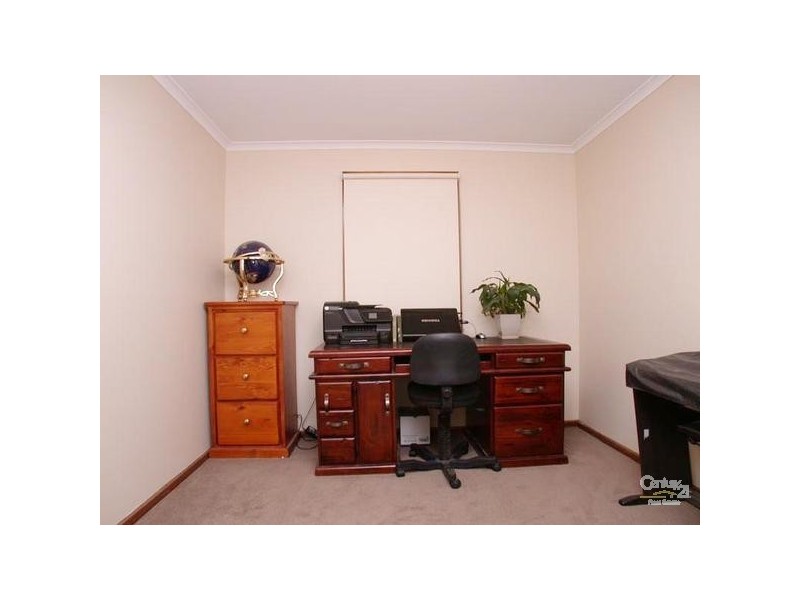 21 Plum Tree Cres, Huntfield Heights SA 5163