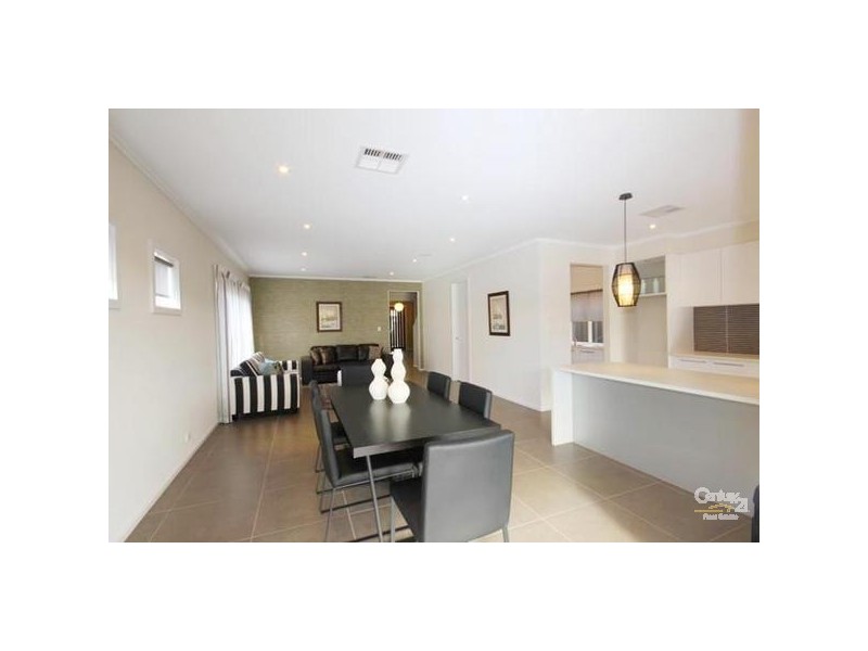 15 Crompton Drive, Woodville SA 5011