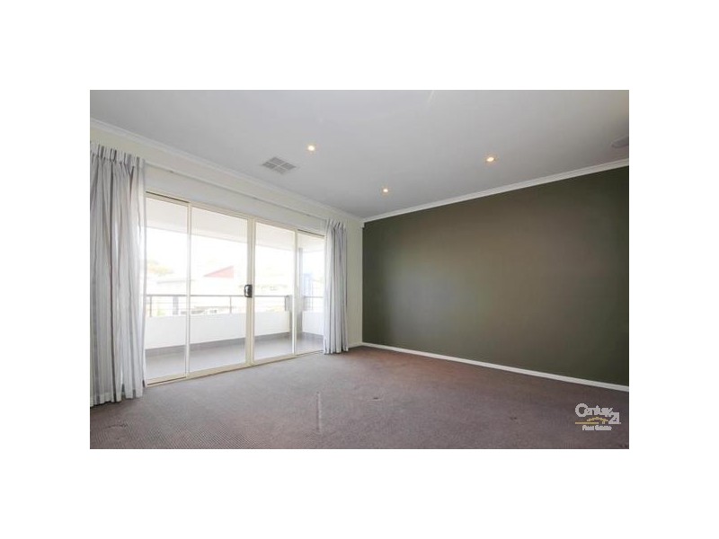 15 Crompton Drive, Woodville SA 5011