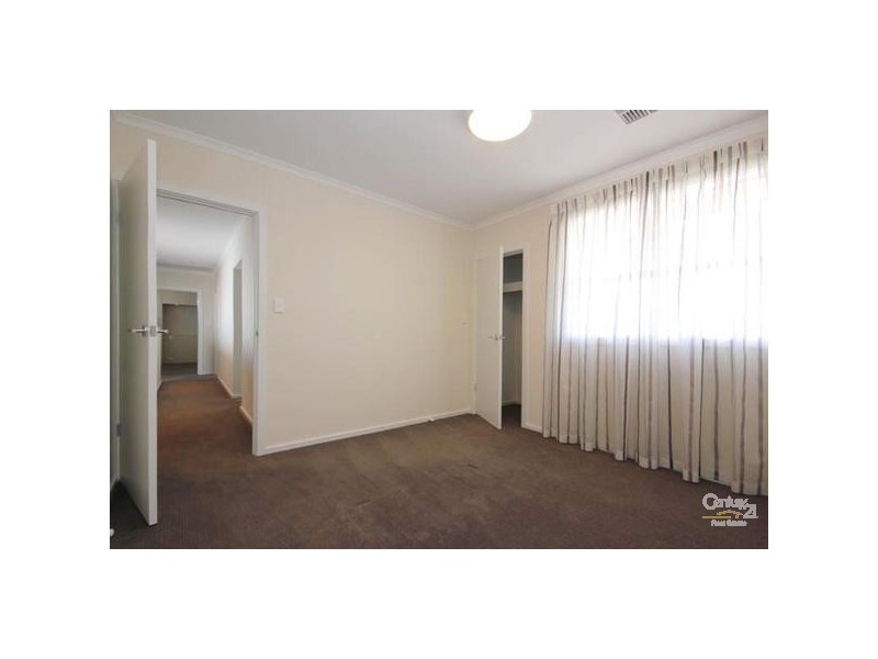 15 Crompton Drive, Woodville SA 5011