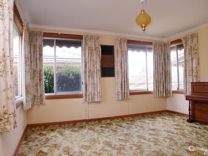 9 Saltash Avenue, Christies Beach SA 5165