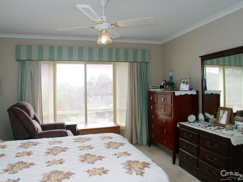 6 Crestview Lane, Hackham SA 5163