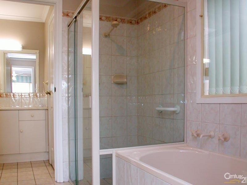 6 Crestview Lane, Hackham SA 5163