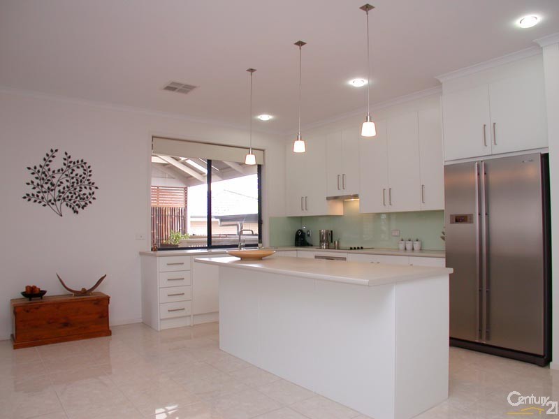 30 Cairns Way, Seaford Rise SA 5169