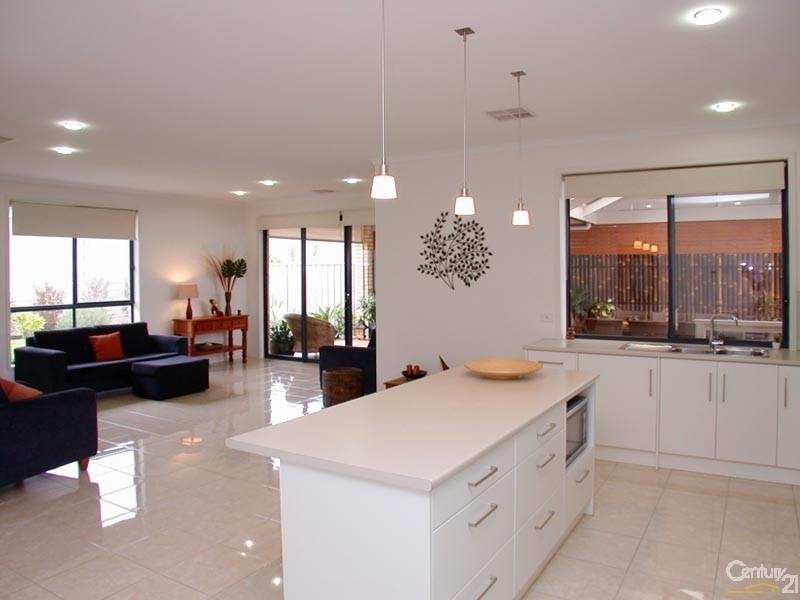 30 Cairns Way, Seaford Rise SA 5169