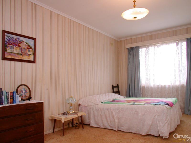 8 Claring Bould Road, Christies Beach SA 5165