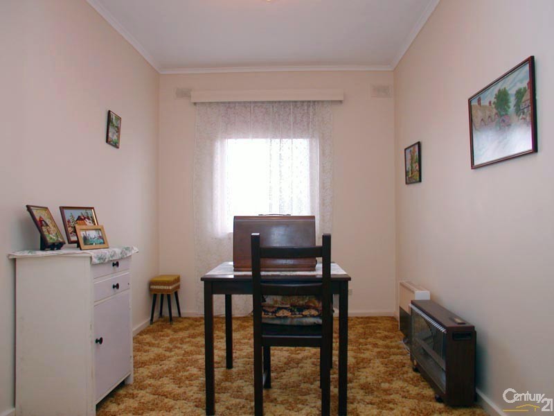 8 Claring Bould Road, Christies Beach SA 5165