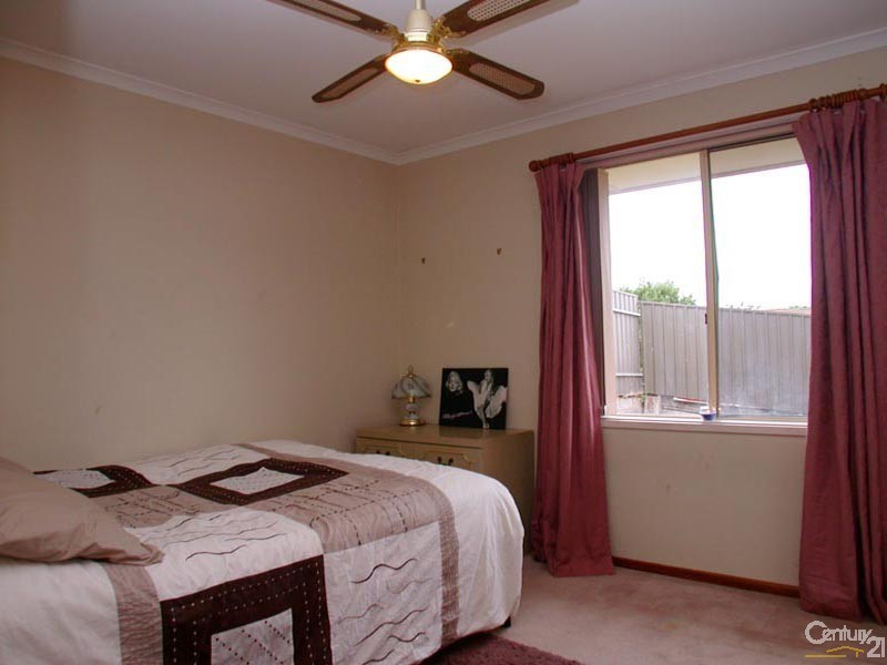 33 Babbacombe Drive, Moana SA 5169