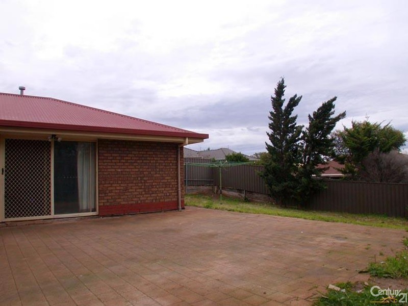 33 Babbacombe Drive, Moana SA 5169